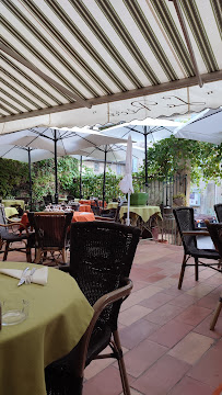 Atmosphère du Restaurant de spécialités provençales La récréation à Lourmarin - n°3
