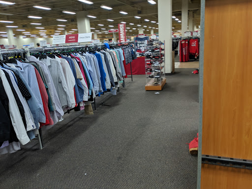 Clothing Store «Burlington Coat Factory», reviews and photos, 475 Union St, Waterbury, CT 06706, USA