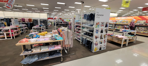 Department Store «Target», reviews and photos, 1555 N Tomahawk Island Dr, Portland, OR 97217, USA