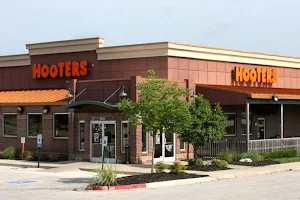 Hooters image