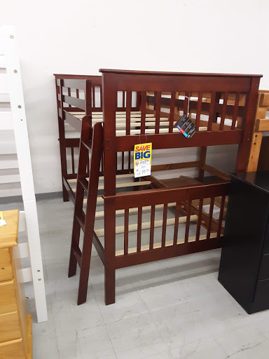 Flea Market «Streetsboro Flea Market - Furniture, Antiques, Collectibles», reviews and photos, 1513 Streetsboro Rd, Streetsboro, OH 44241, USA