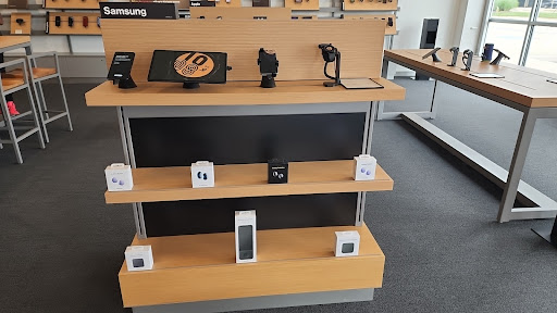 Cell Phone Store «Verizon», reviews and photos, 1489 W Pipeline Rd, Hurst, TX 76053, USA