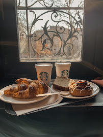 Plats et boissons du Restaurant servant le petit-déjeuner Starbucks à Paris - n°9