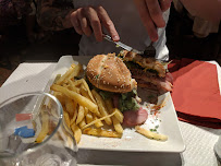 Hamburger du Restaurant français L'Anvers du Décor à Paris - n°10