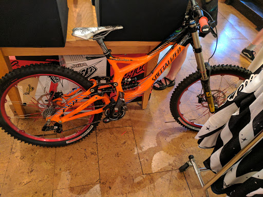 Clothing Store «Troy Lee Designs», reviews and photos, 380 Glenneyre St, Laguna Beach, CA 92651, USA