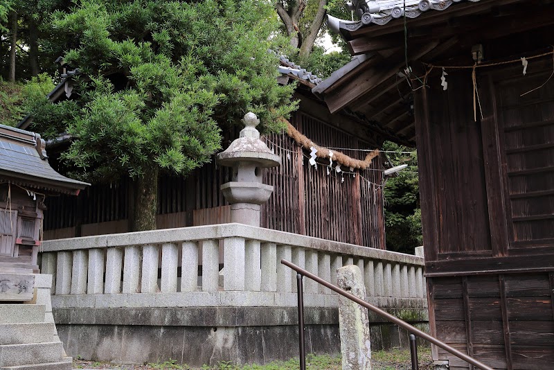 岡出山大井神社