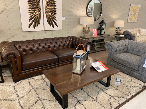 Furniture Store «Value City Furniture», reviews and photos, 4380 E New York St, Aurora, IL 60504, USA