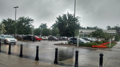 Shopping Mall «Acadian Village Shopping Center», reviews and photos, 3535 Perkins Rd, Baton Rouge, LA 70808, USA