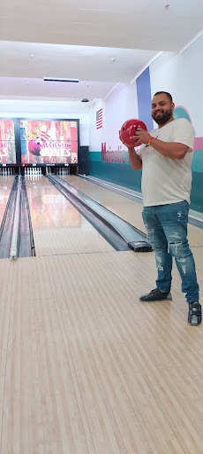 Bowling Alley «Majestic Lanes Bowling Alley», reviews and photos, 525 U.S. 9, Hopelawn, NJ 08861, USA