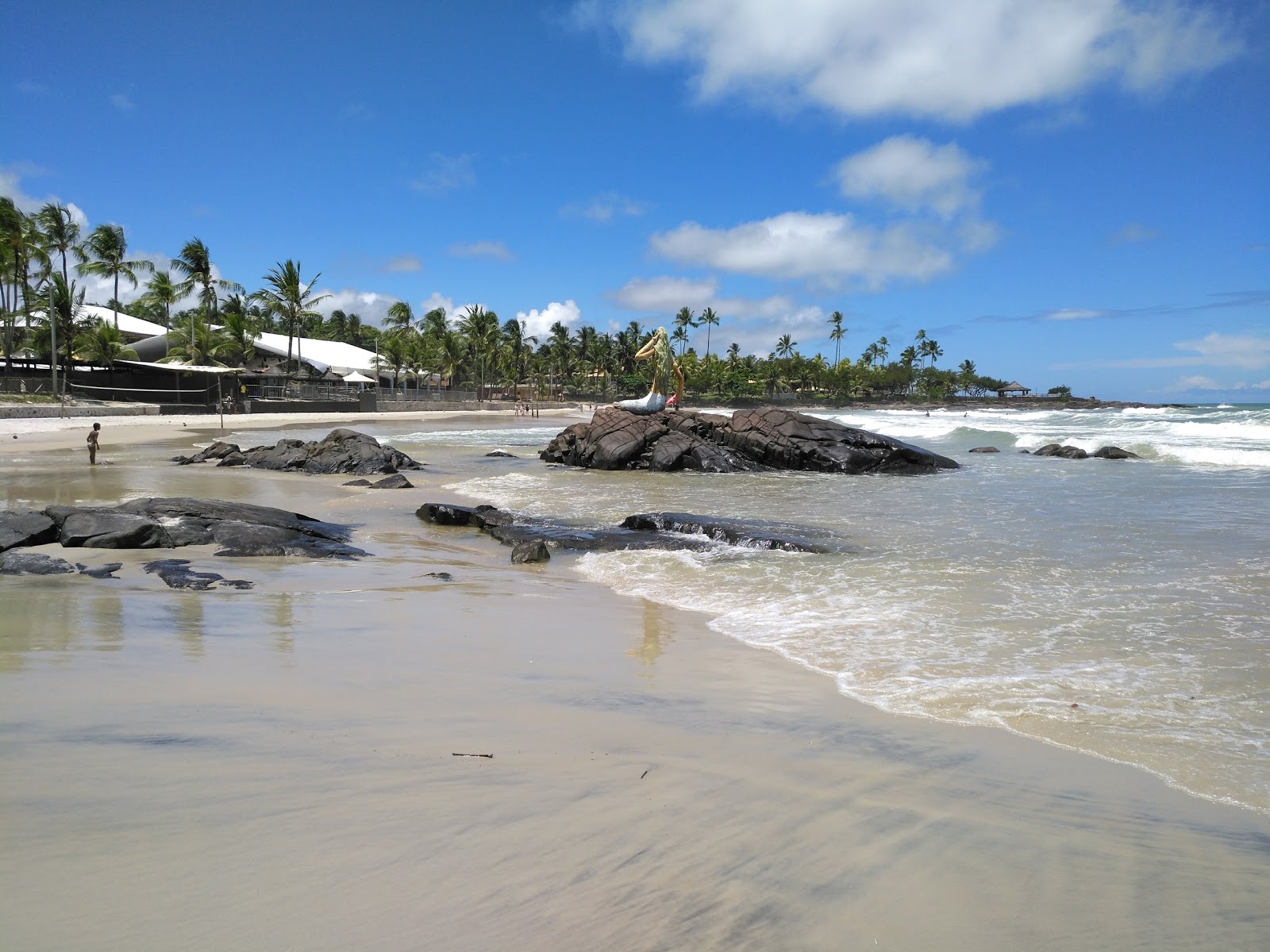 Foto van Praia Batuba met turquoise water oppervlakte