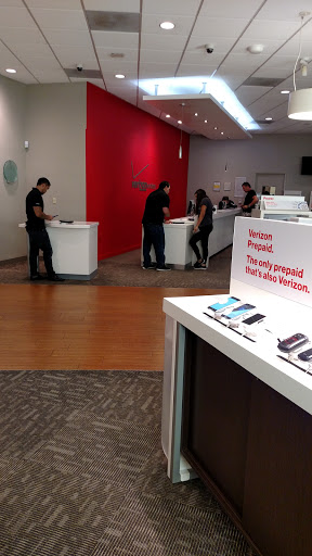 Cell Phone Store «Verizon», reviews and photos, 2500 E Imperial Hwy Ste 178, Brea, CA 92821, USA