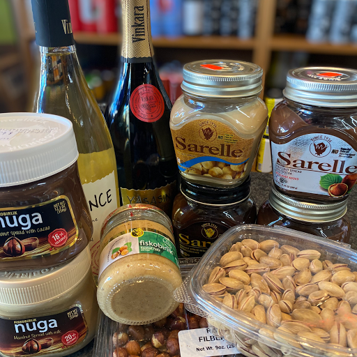 Gourmet Grocery Store «Garden Gourmet Market», reviews and photos, 1130 N Ashland Ave, Chicago, IL 60622, USA