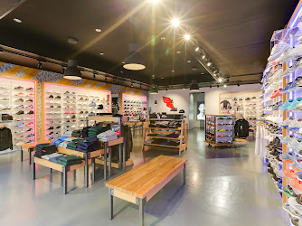 The Athlete's Foot - Sneakers Den Helder