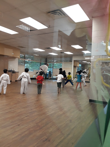 Recreation Center «Mustang Park Recreation Center», reviews and photos, 2223 Kinwest Pkwy, Irving, TX 75063, USA