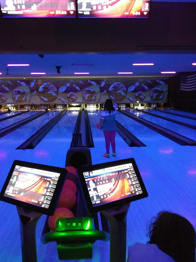 Bowling Alley «Lighthouse Lanes & Gifts», reviews and photos, 350 S Glenstone Ave, Springfield, MO 65802, USA