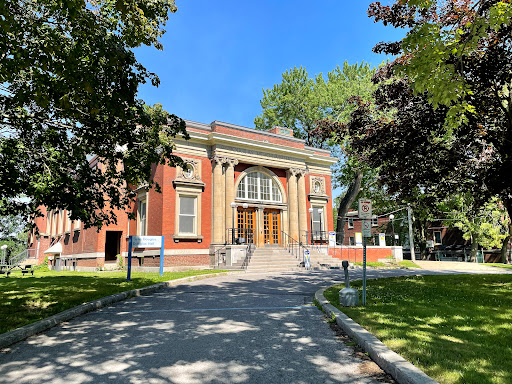 Centers for mentally disabled people in Montreal