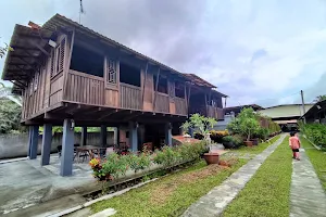 Villa Kemboja Batu Pahat image