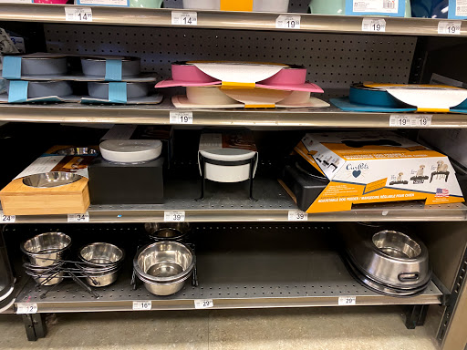 Pet Supply Store «Unleashed by Petco», reviews and photos, 520 S 23rd St, Philadelphia, PA 19146, USA