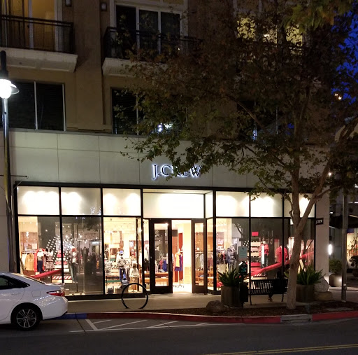 J.Crew, 5667 Bay St, Emeryville, CA 94608, USA, 