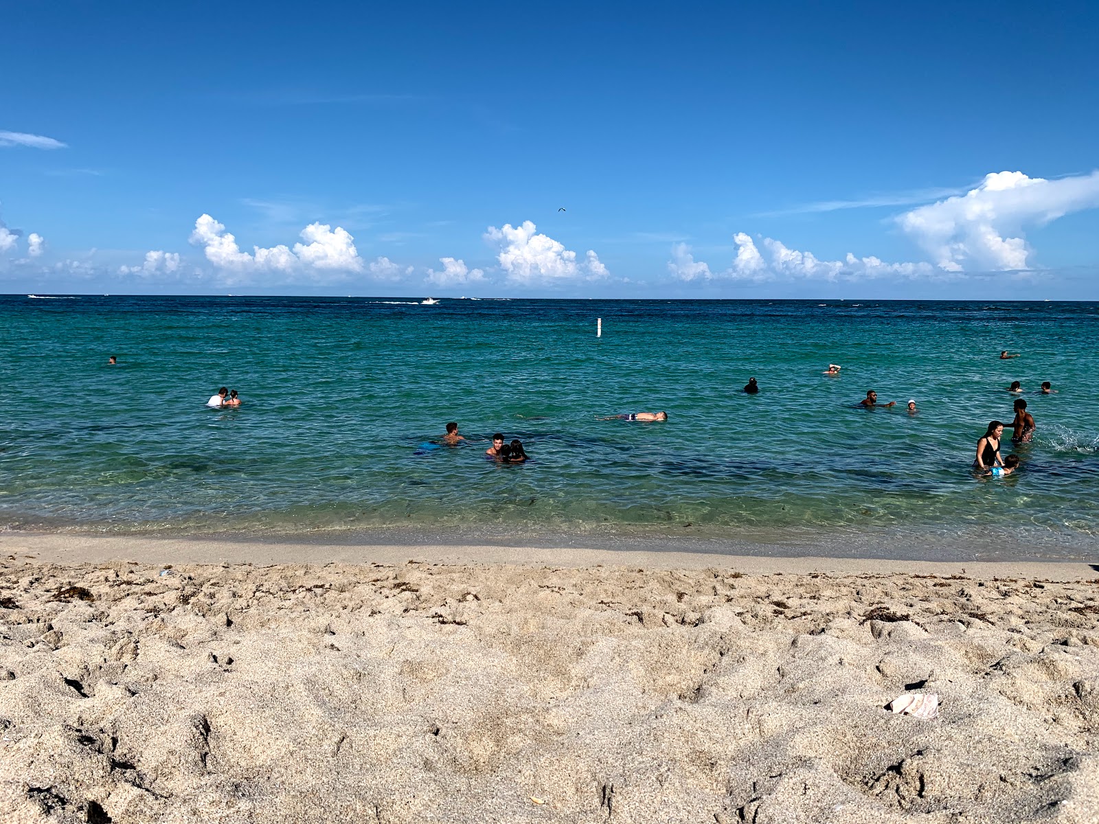 Fotografie cu Haulover beach II cu nivelul de curățenie înalt