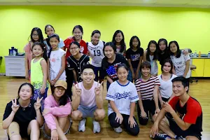 Kelapa Gading Ballet School Jakarta Hip Hop Kpop Modern Dance Class Jakarta - Forever Dance Center FDC FDCenter image