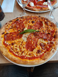 Pizza du Restaurant italien GEMINI LEGENDRE - Pasta & Pizze à Paris - n°16