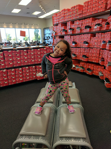 Shoe Store «Rack Room Shoes», reviews and photos, 6 McKenna Rd, Arden, NC 28704, USA