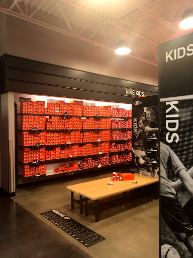 Sporting Goods Store «Nike Factory Store», reviews and photos, 5195 Factory Shops Blvd, Ellenton, FL 34222, USA