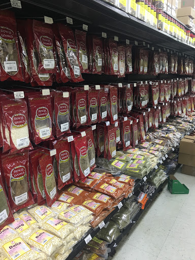 Grocery Store «Halal Import Food Market», reviews and photos, 701 E Pioneer Pkwy, Arlington, TX 76010, USA