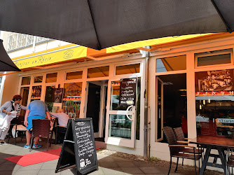 Café Bistro Bonjour