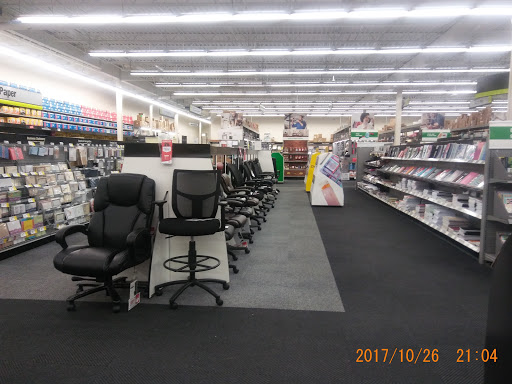 Office Supply Store «Staples», reviews and photos, 710 W Chocolate Ave, Hershey, PA 17033, USA