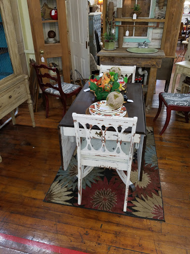 Antique Furniture Store «Jarfly Antique Market», reviews and photos, 47 Railroad Ave, Jefferson, GA 30549, USA