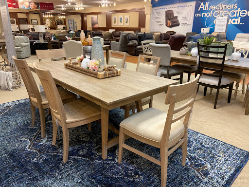 Furniture Store «La-Z-Boy Furniture Galleries», reviews and photos, 4116 Oleander Dr, Wilmington, NC 28403, USA