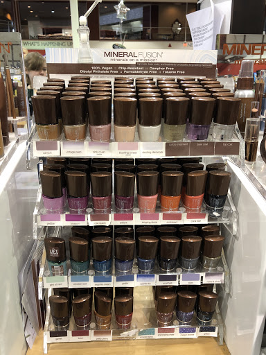 Grocery Store «Mustard Seed Market & Cafe», reviews and photos, 6025 Kruse Dr, Solon, OH 44139, USA