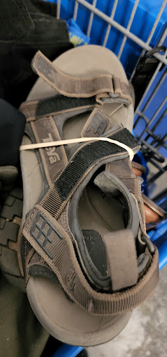 Thrift Store «Goodwill Industries Outlet Store & Donation Center», reviews and photos, 47-47 Van Dam St, Queens, NY 11101, USA