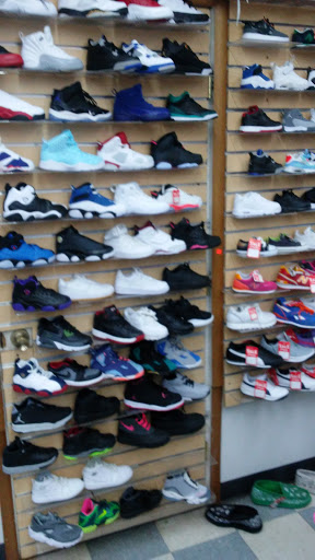 Fashion Accessories Store «Rock Star Fashion», reviews and photos, 1881 Lockbourne Rd, Columbus, OH 43207, USA