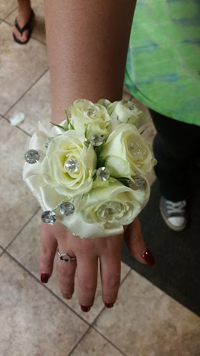 Florist «Flower Basket», reviews and photos, 302 N Lake St, Aurora, IL 60506, USA