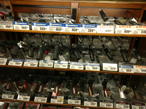 Sporting Goods Store «Bass Pro Shops», reviews and photos, 2250 SW Gatlin Blvd, Port St Lucie, FL 34953, USA