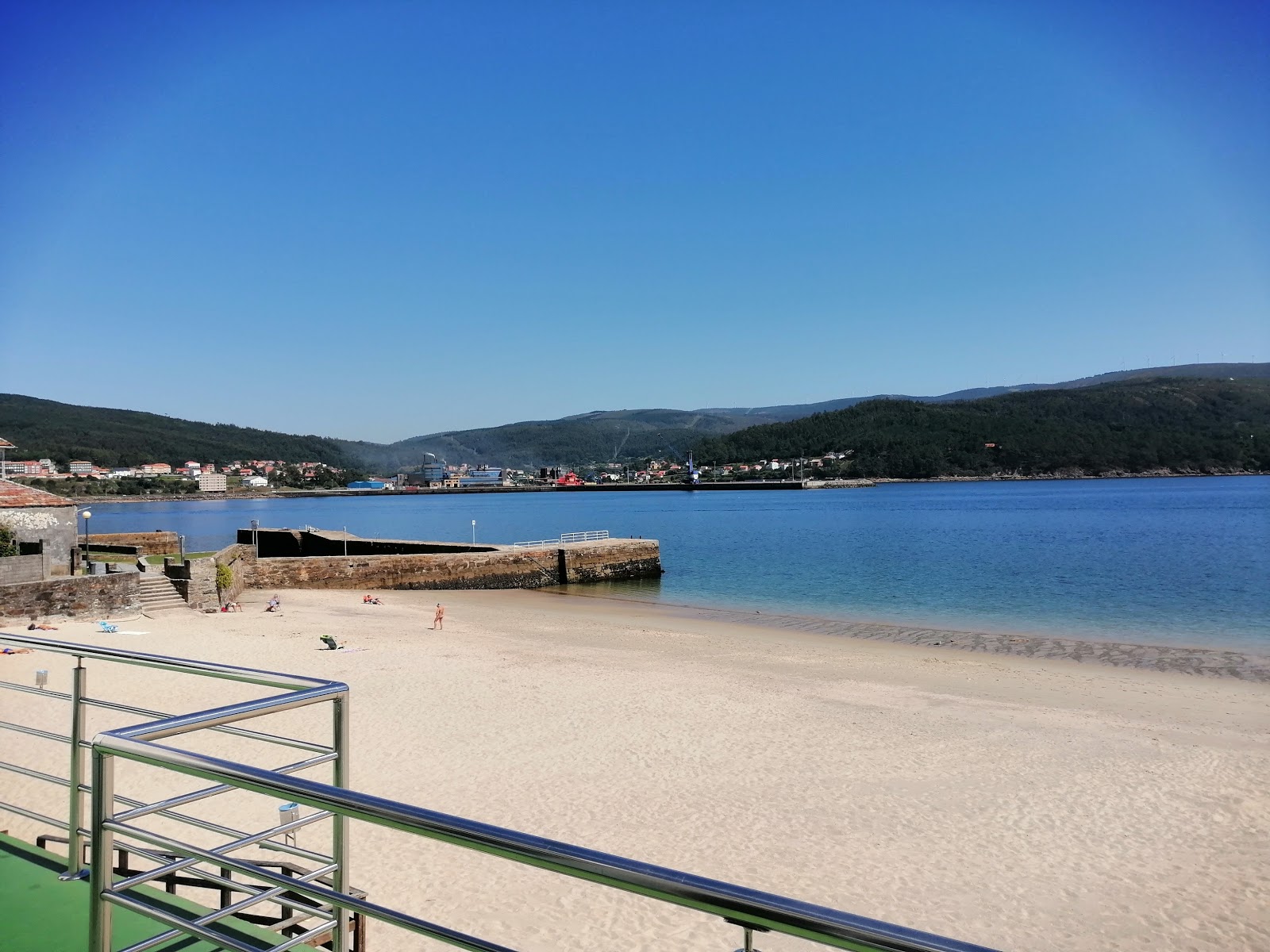 Φωτογραφία του Praia de Quenxe και η εγκατάσταση