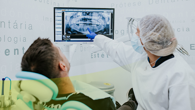 Clínica Dentária OralMED São João da Madeira