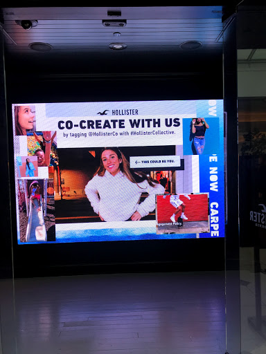 Clothing Store «Hollister Co.», reviews and photos, 2800 W Big Beaver Rd X-365, Troy, MI 48084, USA