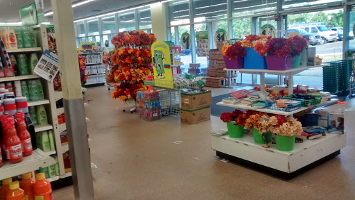 Dollar Store «Dollar Tree», reviews and photos, 1090 Revere Beach Pkwy, Chelsea, MA 02150, USA