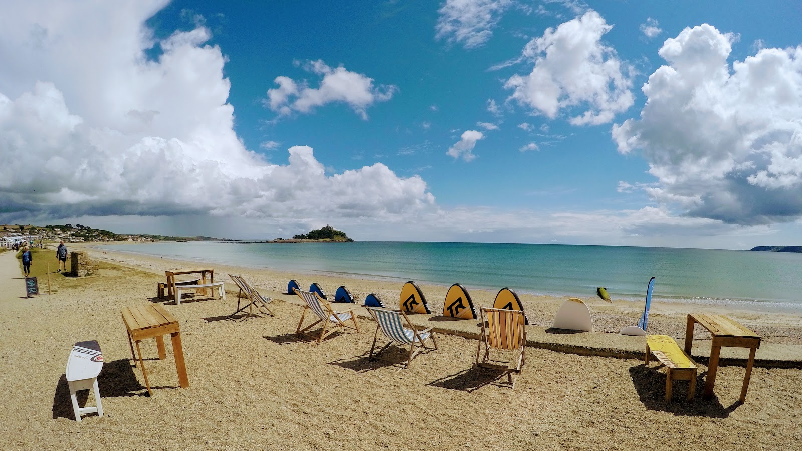 Fotografija Marazion Marsh plaža z srednje stopnjo čistoče