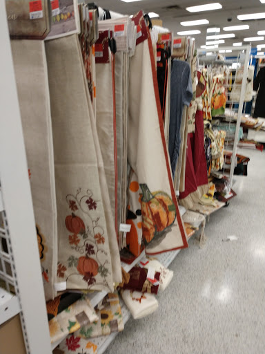 Clothing Store «Ross Dress for Less», reviews and photos, 7455 Greenbelt Rd, Greenbelt, MD 20770, USA