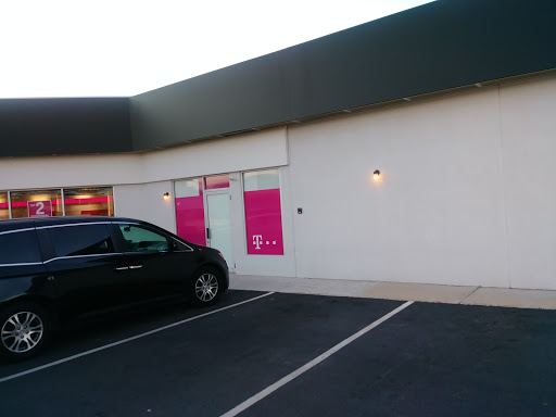 Cell Phone Store «T-Mobile», reviews and photos, 2857 NJ-35, Hazlet, NJ 07730, USA