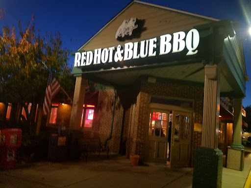 Barbecue Restaurant «Red Hot & Blue - Leesburg, VA», reviews and photos, 541 E Market St, Leesburg, VA 20176, USA