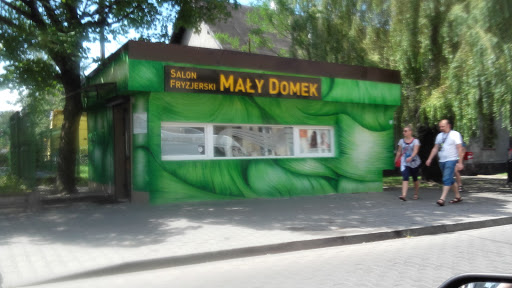 Salon fryzjerski mały domek