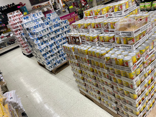 Grocery Store «El Gigante Grocery Store», reviews and photos, 2720 W 71st St, Indianapolis, IN 46268, USA