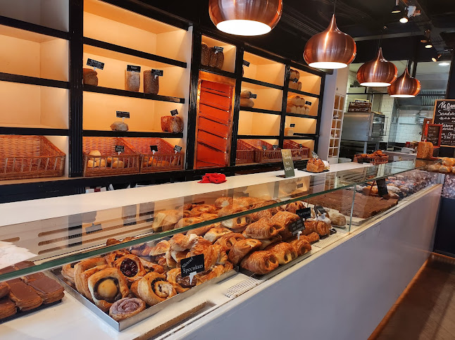 Bakkerij & Tea Room Den Bezekoek openingstijden