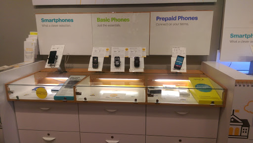 Cell Phone Store «Sprint Store», reviews and photos, 707 Neshaminy Mall #602, Bensalem, PA 19020, USA